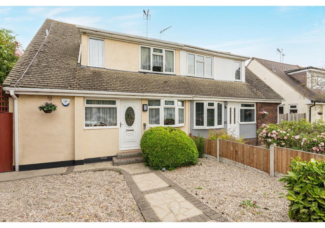 Nature'S Serenade:3Br Classic Home-Jacuzzi & Sauna Canvey Island Exterior photo