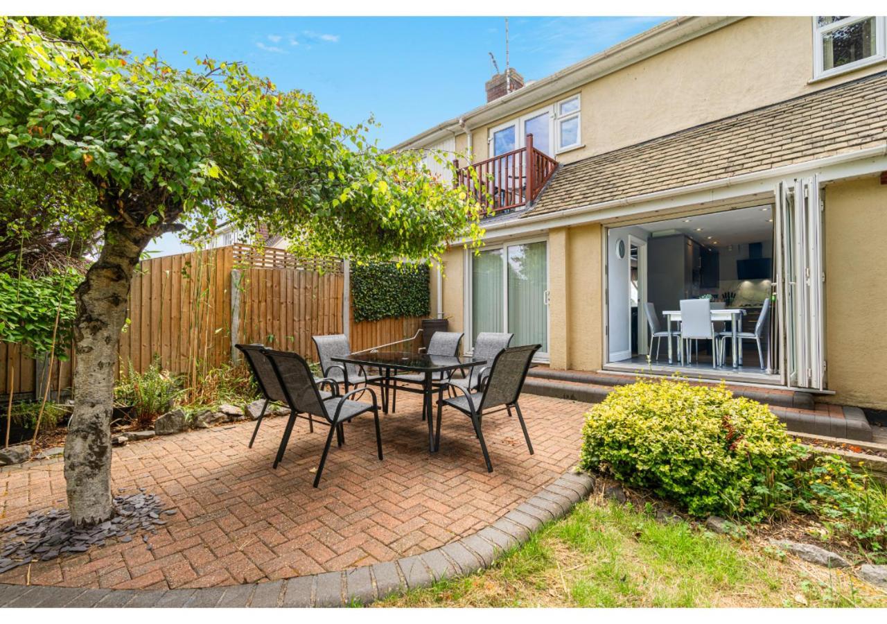 Nature'S Serenade:3Br Classic Home-Jacuzzi & Sauna Canvey Island Exterior photo